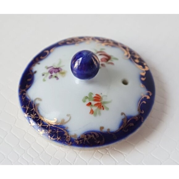 Antique Porcelain Blue & Floral Tea Strainer With Stand and Lid - Picture 8 of 10